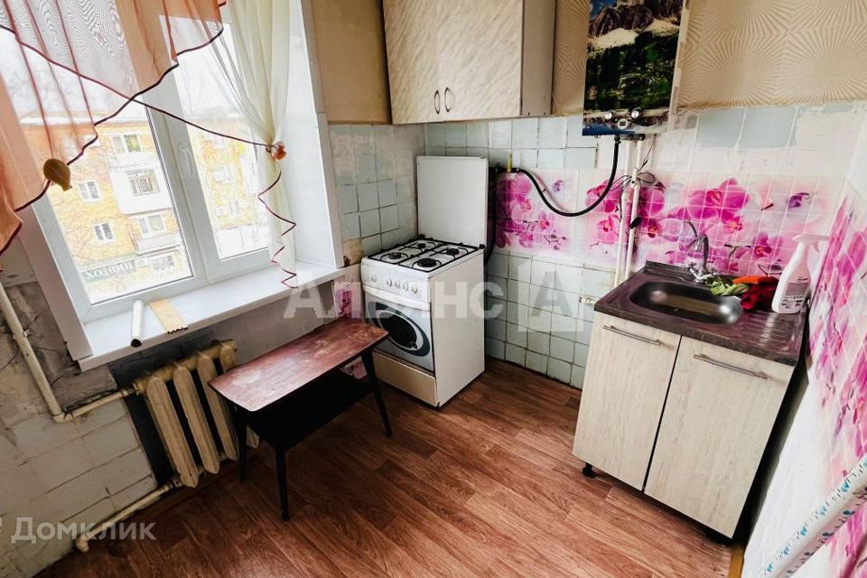 Продаётся 3-комнатная квартира, 55.8 м²