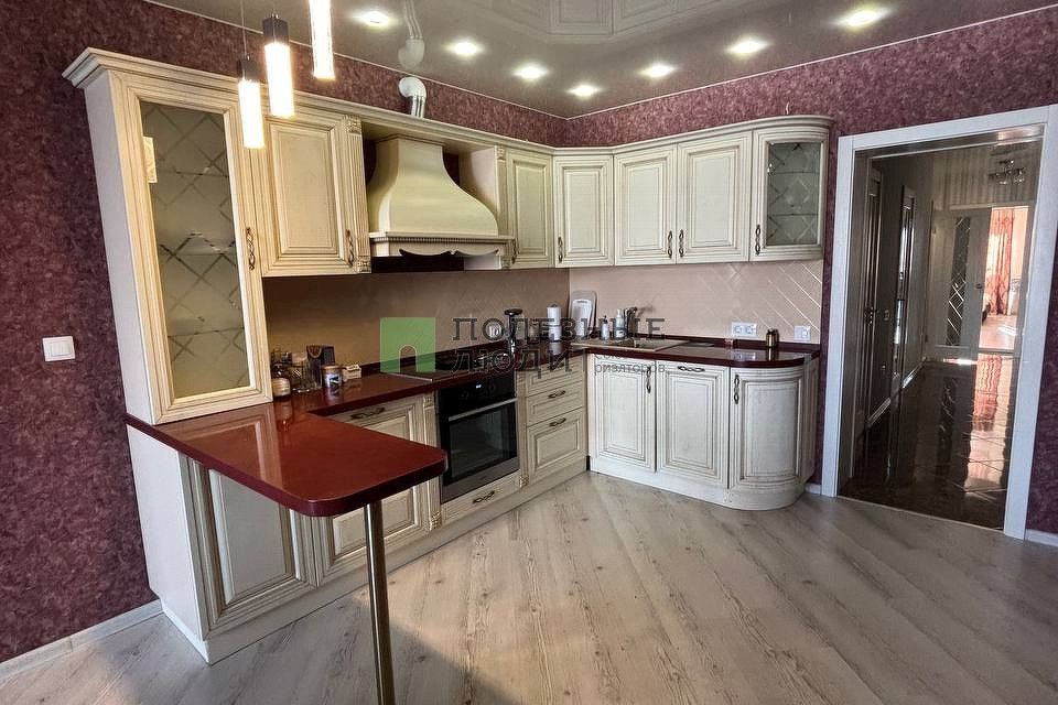 Продаётся 3-комнатная квартира, 134 м²