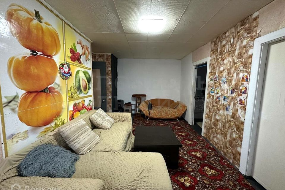 Продаётся 4-комнатная квартира, 58.4 м²