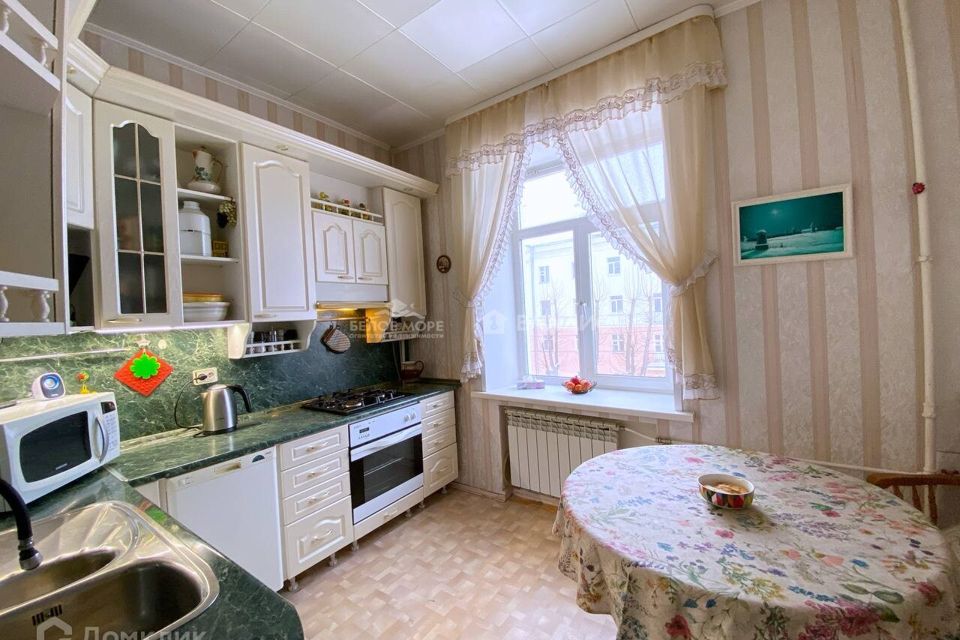 Продаётся 3-комнатная квартира, 88.2 м²