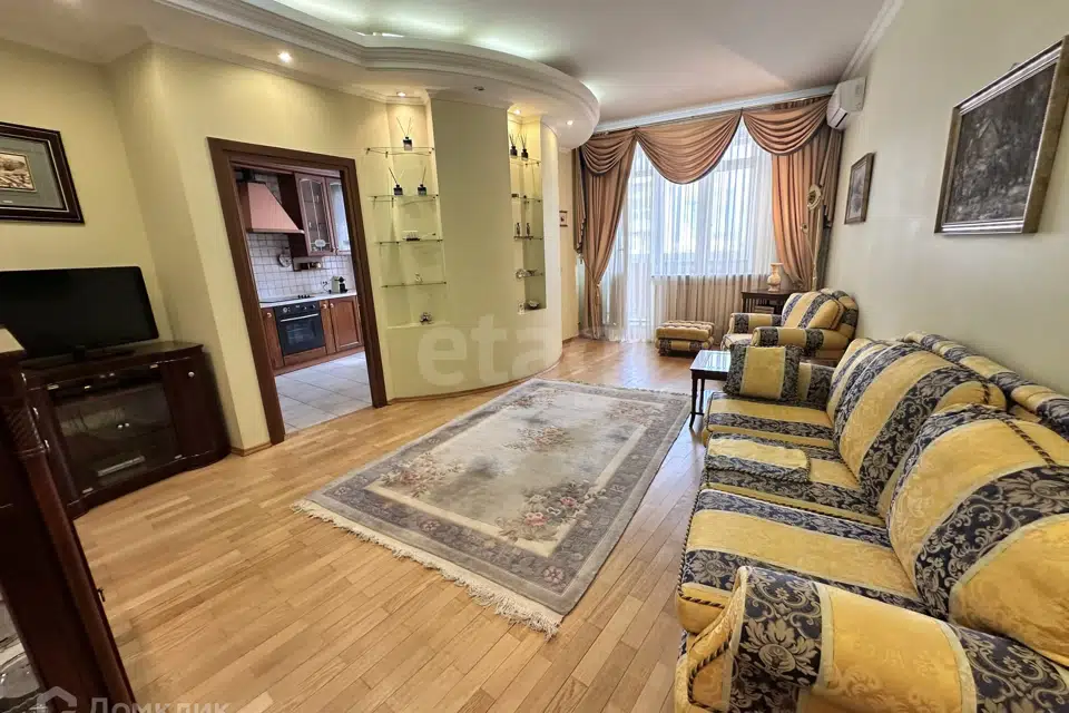 Продаётся 2-комнатная квартира, 76.7 м²
