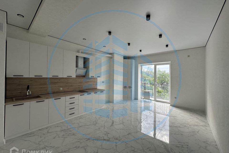 Продаётся 1-комнатная квартира, 56 м²