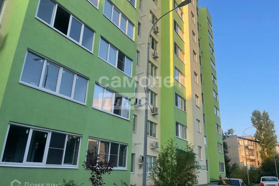 Продаётся 4-комнатная квартира, 90 м²