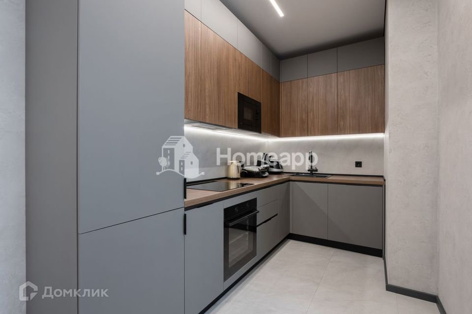 Продаётся 4-комнатная квартира, 131.8 м²