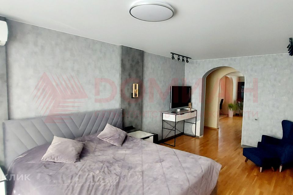 Продаётся 3-комнатная квартира, 102 м²