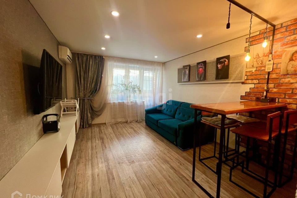 Продаётся 3-комнатная квартира, 61.7 м²