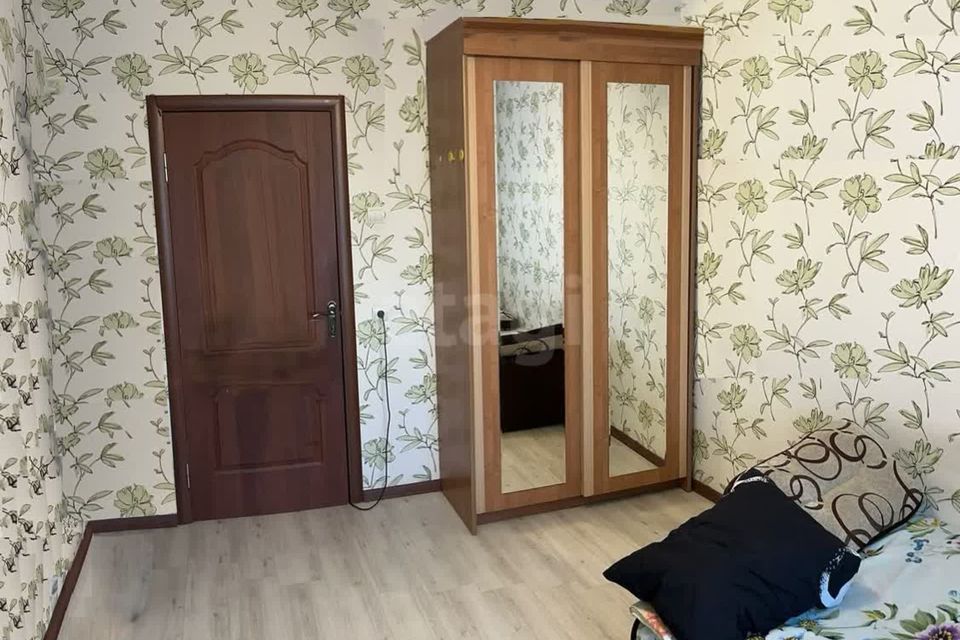 Продаётся комната в 3-комн. квартире, 71.3 м²