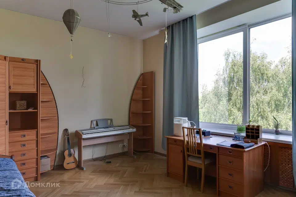 Продаётся 5-комнатная квартира, 250 м²