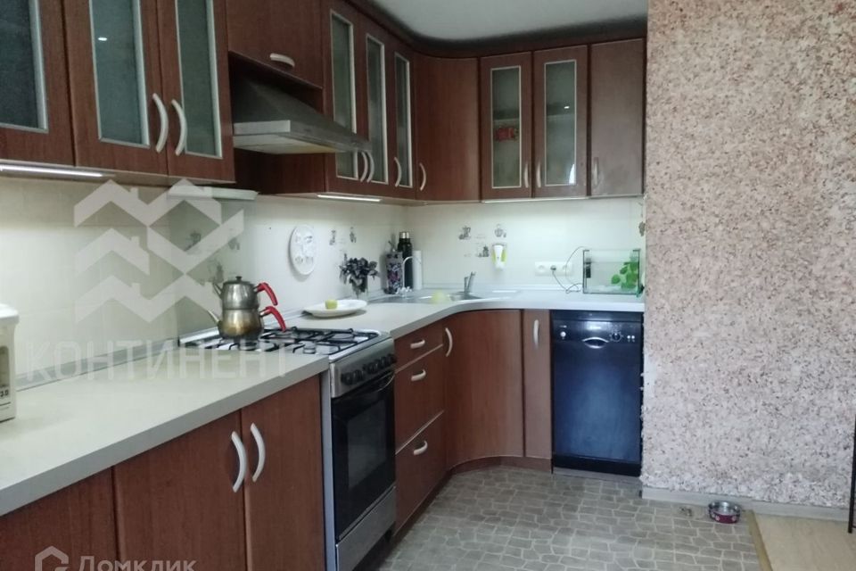 Продаётся 4-комнатная квартира, 75 м²