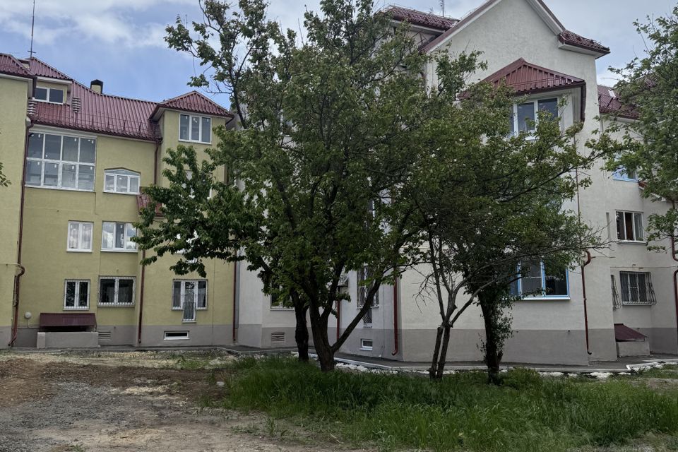 Продаётся 4-комнатная квартира, 106.2 м²
