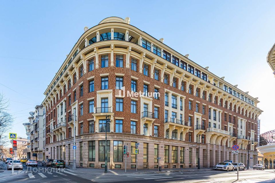 Продаётся 5-комнатная квартира, 252.3 м²
