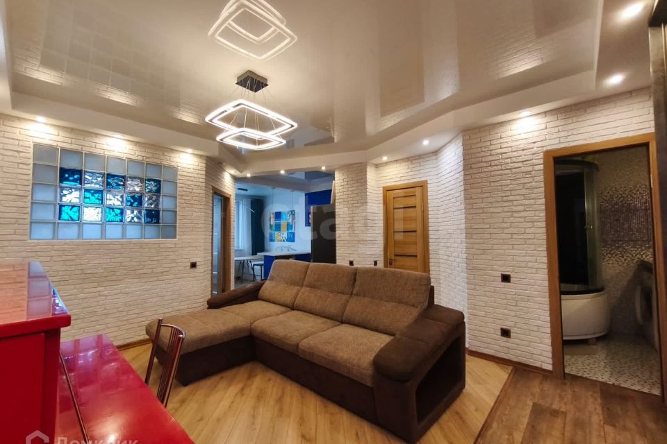 Продаётся 2-комнатная квартира, 72.7 м²