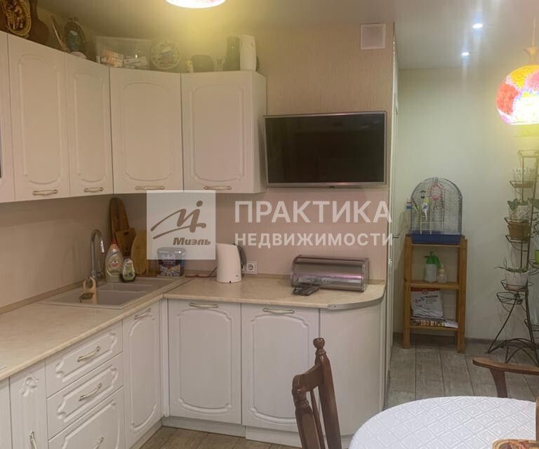 Продаётся 3-комнатная квартира, 71.7 м²