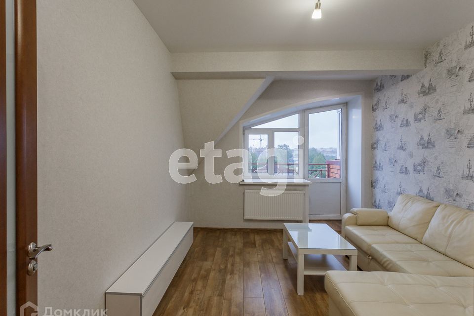 Продаётся 2-комнатная квартира, 71.2 м²