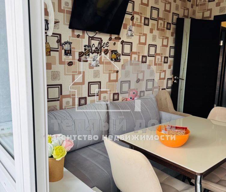 Продаётся 1-комнатная квартира, 42.8 м²