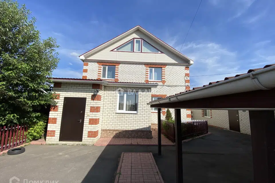 Продаётся 3-этажный дом, 230 м²