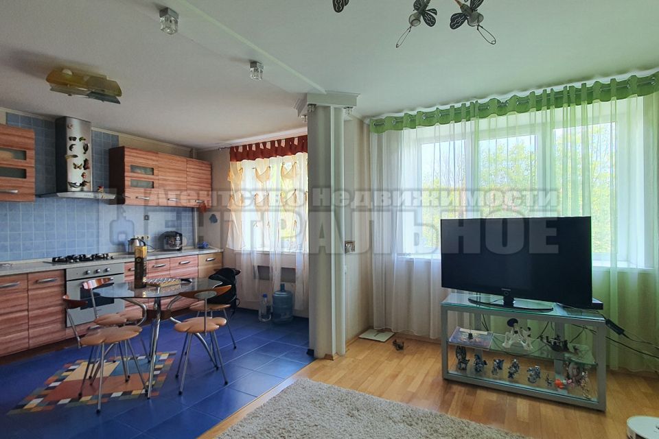 Продаётся 2-комнатная квартира, 72.5 м²