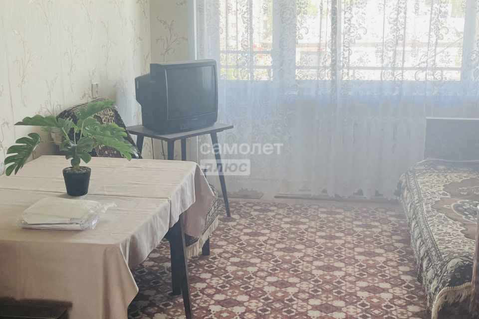 Продаётся 3-комнатная квартира, 57.3 м²