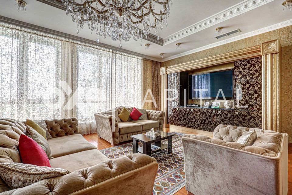 Сдаётся 4-комнатная квартира, 238.8 м²