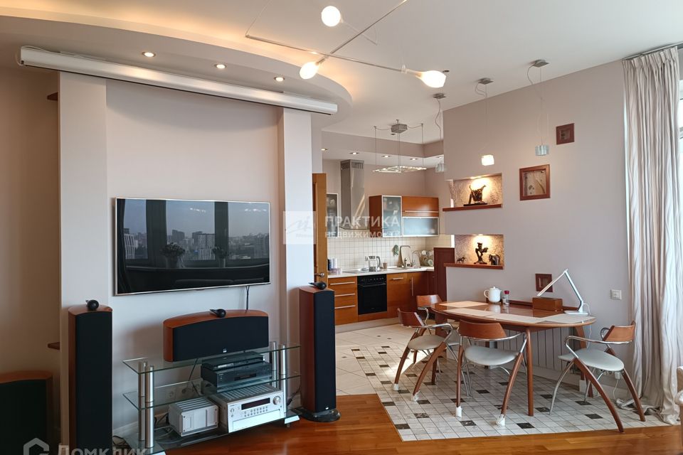 Продаётся 4-комнатная квартира, 116.4 м²