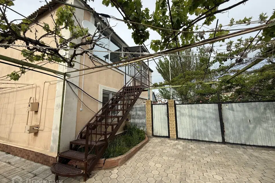 Продаётся 2-этажный дом, 180 м²