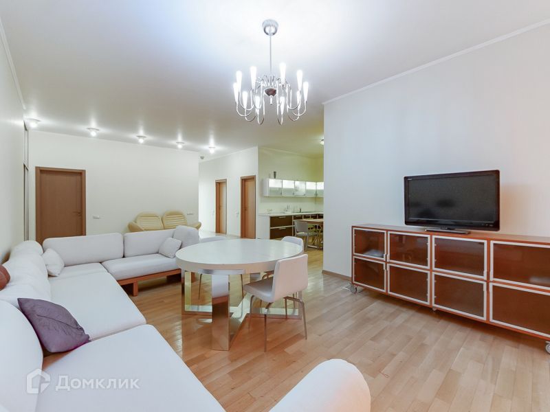 Сдаётся 5-комнатная квартира, 222 м²