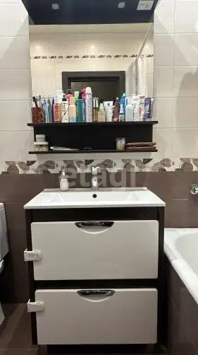 Продаётся 3-комнатная квартира, 52.8 м²