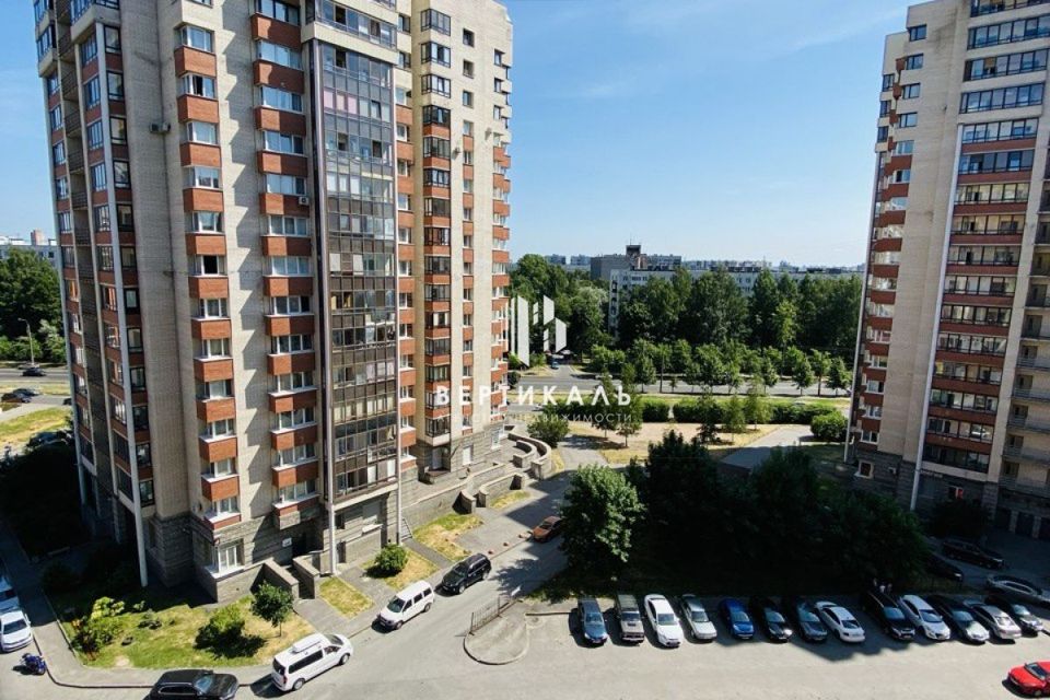 Продаётся 3-комнатная квартира, 140.3 м²