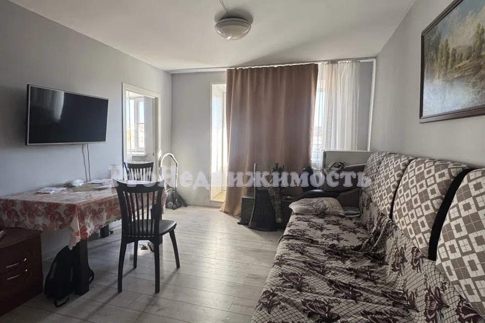 Продаётся 4-комнатная квартира, 64.4 м²