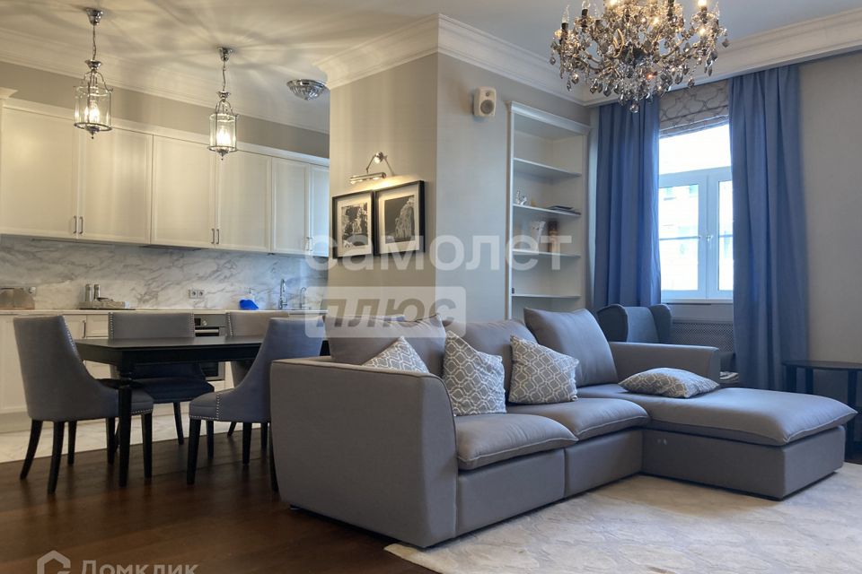 Продаётся 3-комнатная квартира, 110 м²