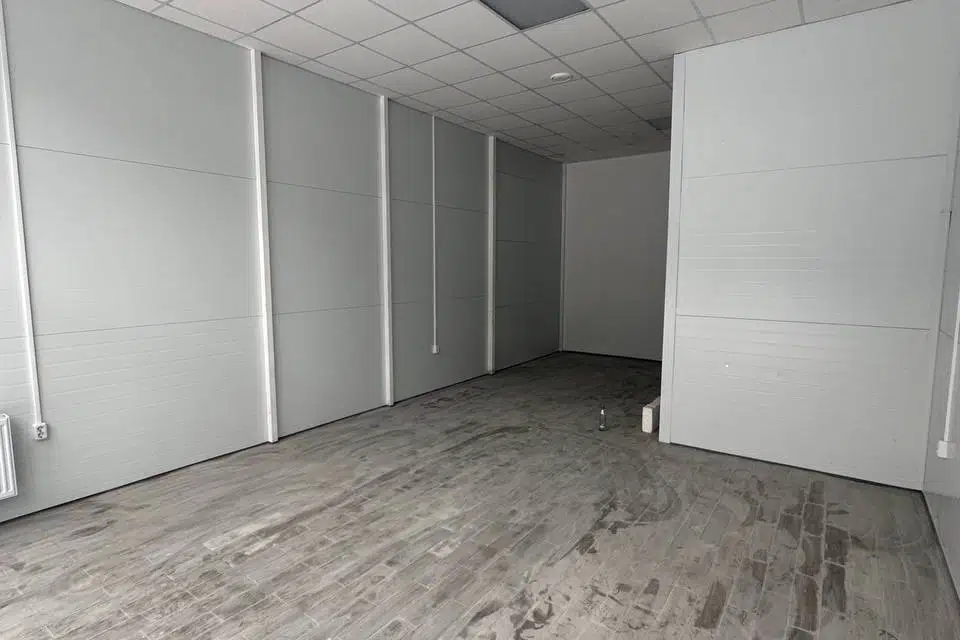 Сдаётся торговое помещение, 45 м²