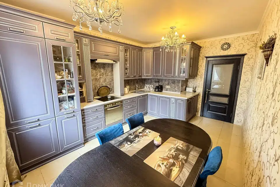 Продаётся 3-комнатная квартира, 104.8 м²