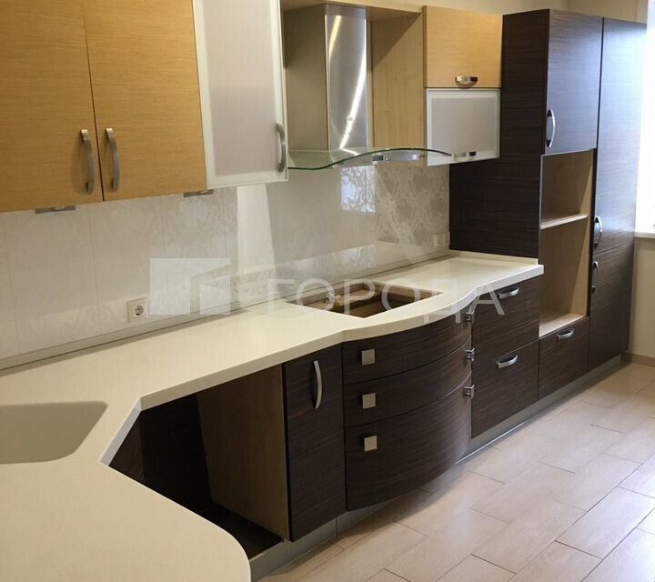 Продаётся 3-комнатная квартира, 76.2 м²