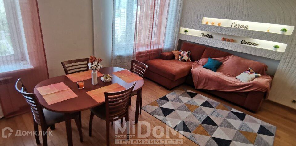 Сдаётся 2-комнатная квартира, 90 м²