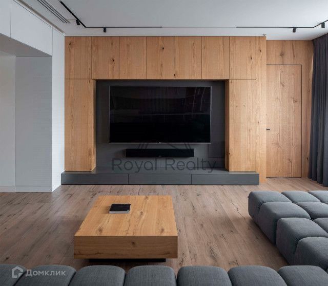 Сдаётся 4-комнатная квартира, 178 м²