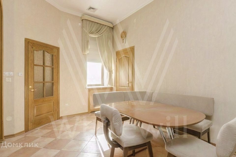 Сдаётся 5-комнатная квартира, 206 м²