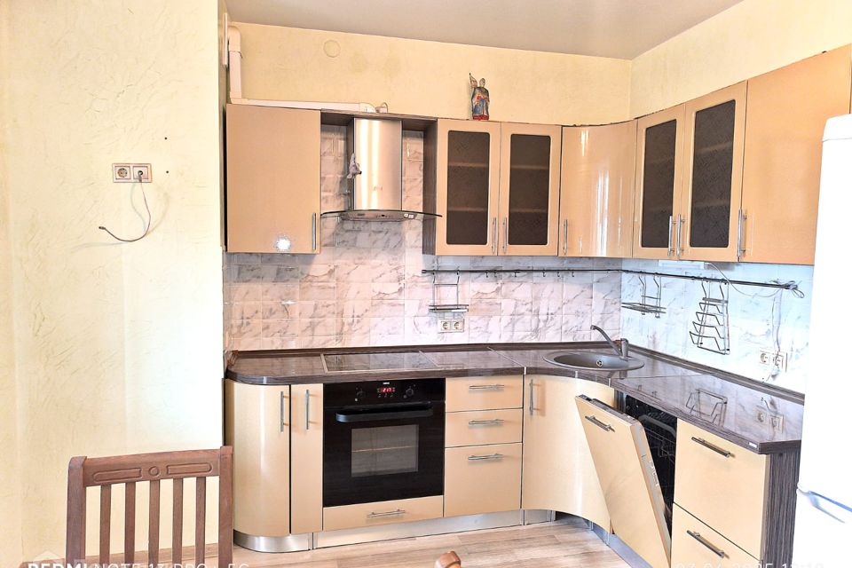 Продаётся 1-комнатная квартира, 57.3 м²