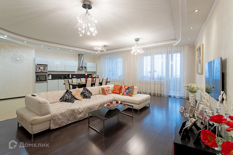 Сдаётся 5-комнатная квартира, 280 м²