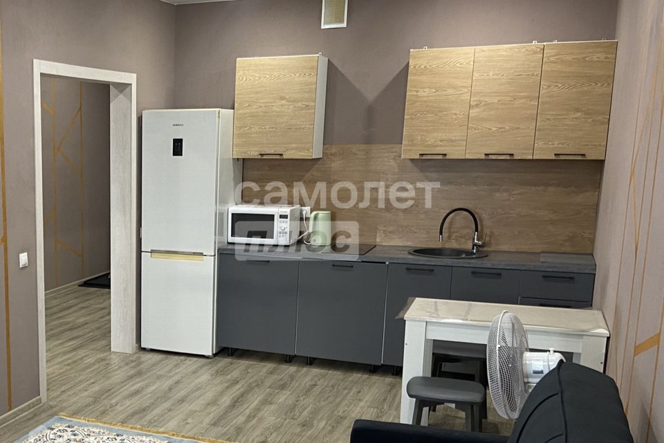 Сдаётся 2-комнатная квартира, 56 м²