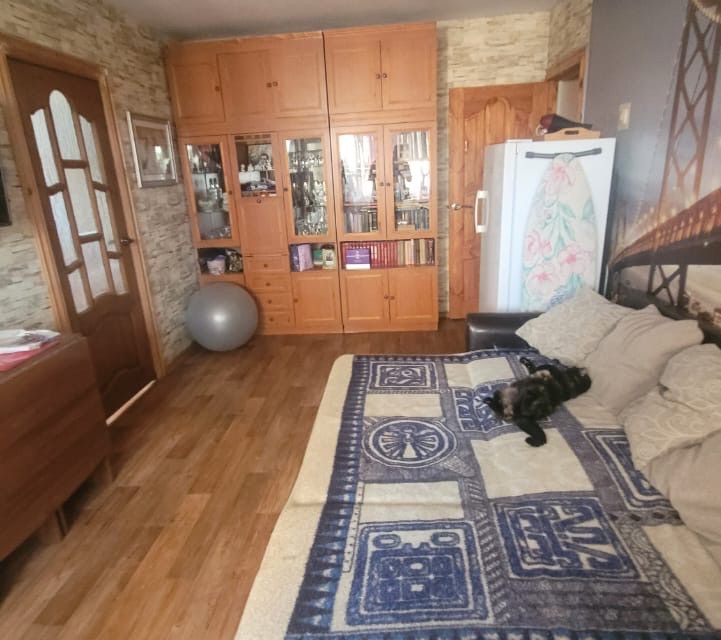 Продаётся 4-комнатная квартира, 61.3 м²