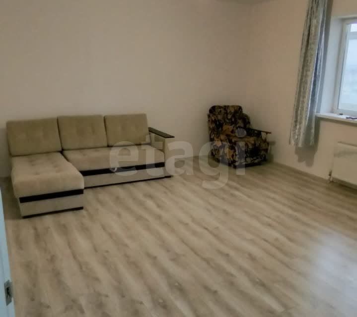 Продаётся 2-комнатная квартира, 77 м²
