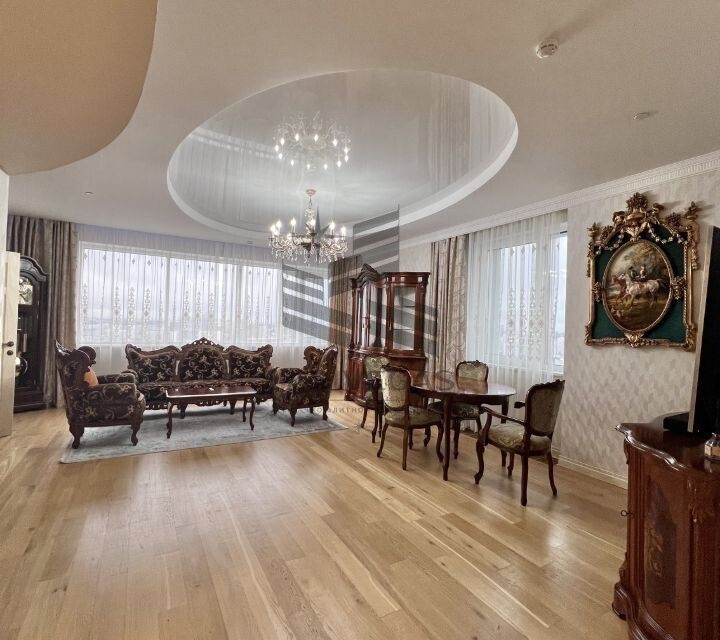 Сдаётся 3-комнатная квартира, 116 м²