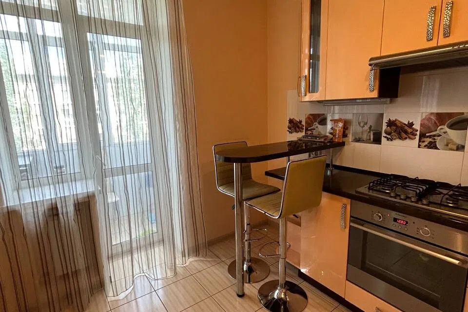 Сдаётся 2-комнатная квартира, 65 м²