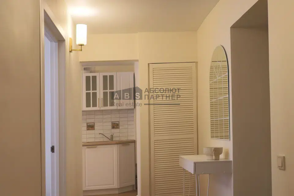 Продаётся 4-комнатная квартира, 70.4 м²