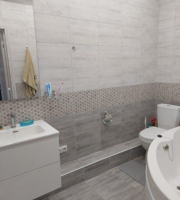 Сдаётся 2-комнатная квартира, 64 м²