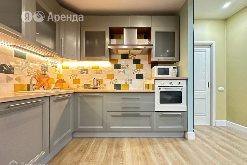 Сдаётся 2-комнатная квартира, 56 м²