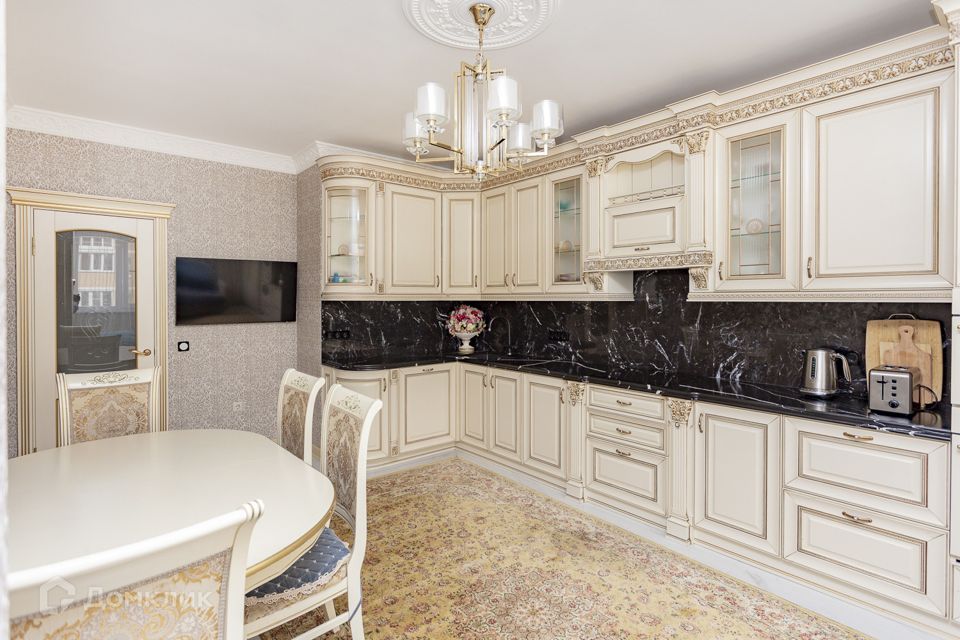Продаётся 3-комнатная квартира, 105.2 м²