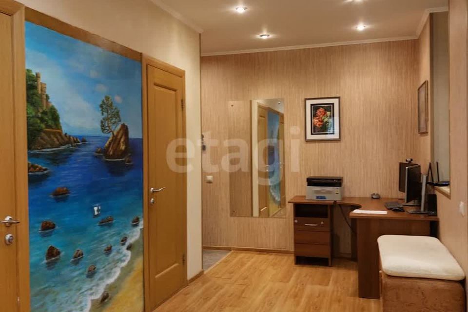 Продаётся 3-комнатная квартира, 106 м²