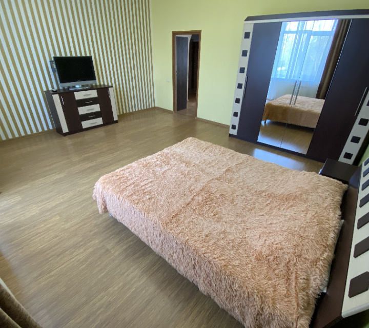 Продаётся 2-комнатная квартира, 106 м²