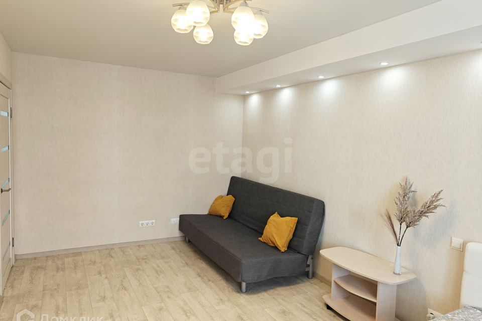 Продаётся 1-комнатная квартира, 42 м²